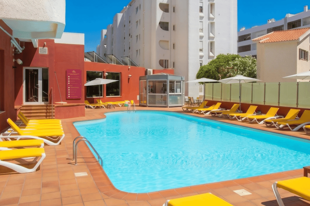 Hotel Quarteirasol 4*, a poucos passos da praia